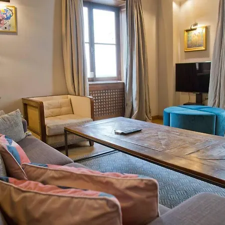 Kristine - Luxury 2br Saint-germain Notre-dame Apartment Paris