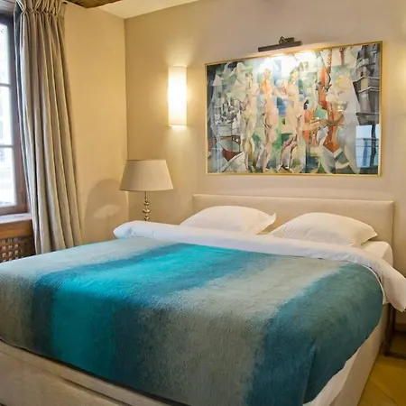 Kristine - Luxury 2br Saint-germain Notre-dame Apartment